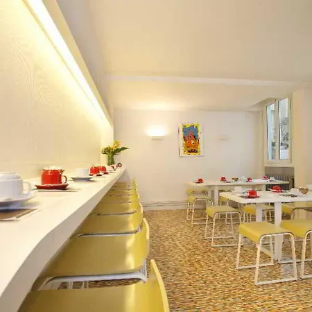 The Originals City, Lecourbe, Tour Eiffel Paris