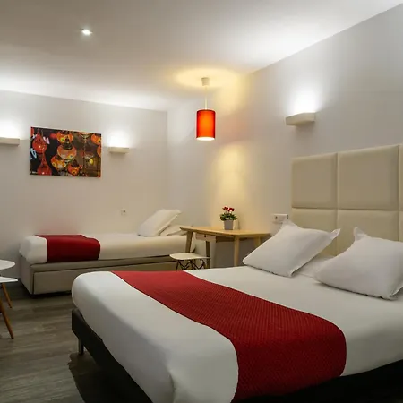 Hotel The Originals City, Lecourbe, Tour Eiffel Paris