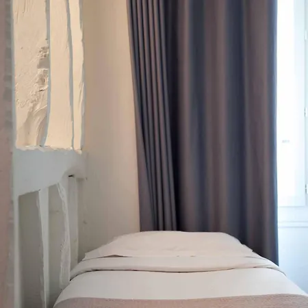 The Originals City, Lecourbe, Tour Eiffel 3* Paris