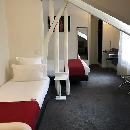 Hotel The Originals City, Lecourbe, Tour Eiffel 3*