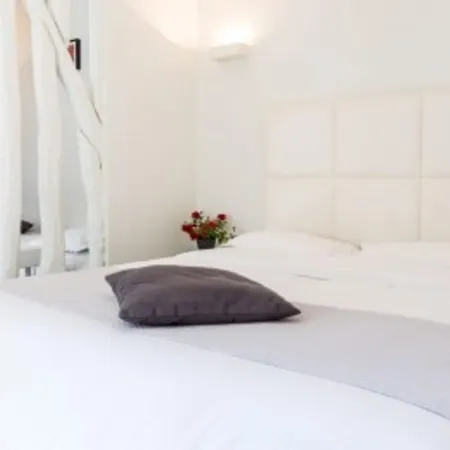 Lecourbe, Tour Eiffel Hotell
