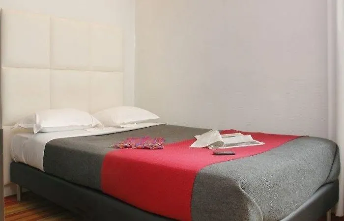 Lecourbe, Tour Eiffel 3* パリ