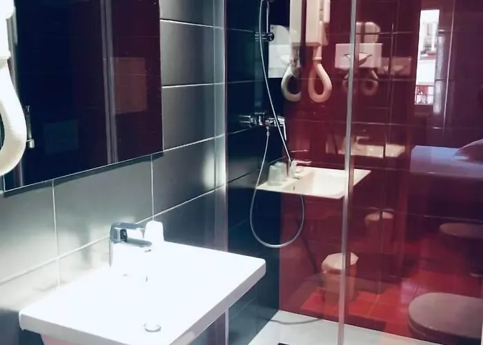 Lecourbe, Tour Eiffel 3*