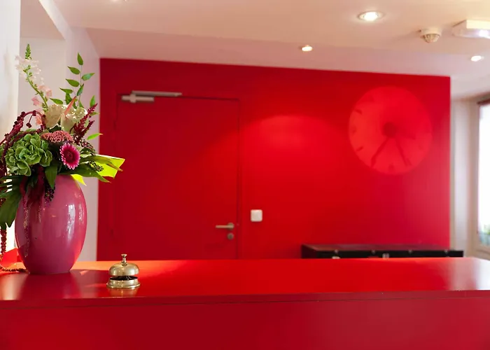 ホテル Lecourbe, Tour Eiffel 3*