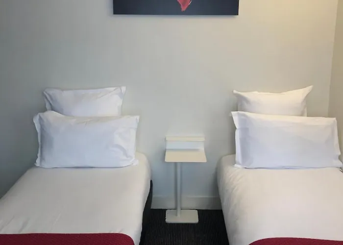 Lecourbe, Tour Eiffel ホテル 3*