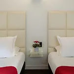 The Originals City, Lecourbe, Tour Eiffel 3* Paris