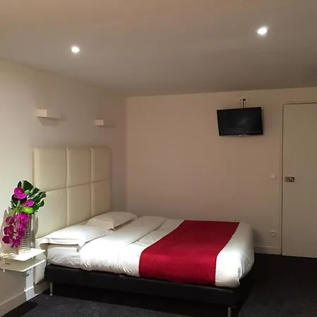 The Originals City, Lecourbe, Tour Eiffel Hotel Paris