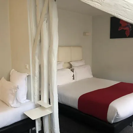 Hotel The Originals City, Lecourbe, Tour Eiffel 3*