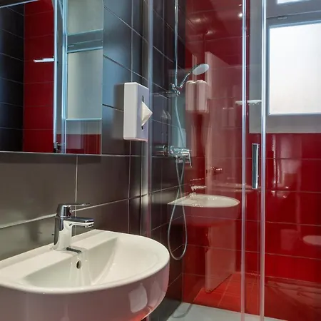 The Originals City, Lecourbe, Tour Eiffel Hotel 3*