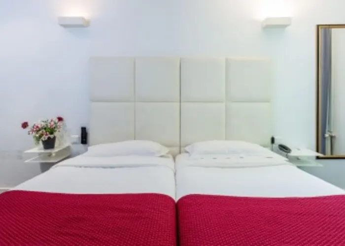 The Originals City, Lecourbe, Tour Eiffel Hotel