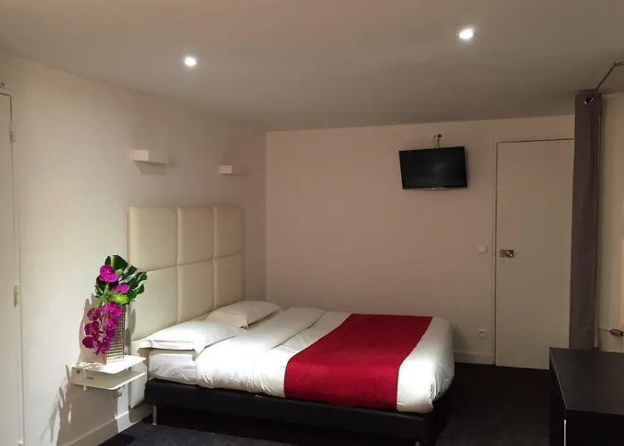 The Originals City, Lecourbe, Tour Eiffel