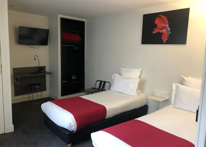 Hotel The Originals City, Lecourbe, Tour Eiffel