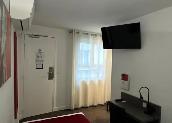 Lecourbe, Tour Eiffel Hotel 3*