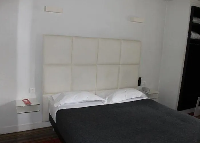 Hotel The Originals City, Lecourbe, Tour Eiffel