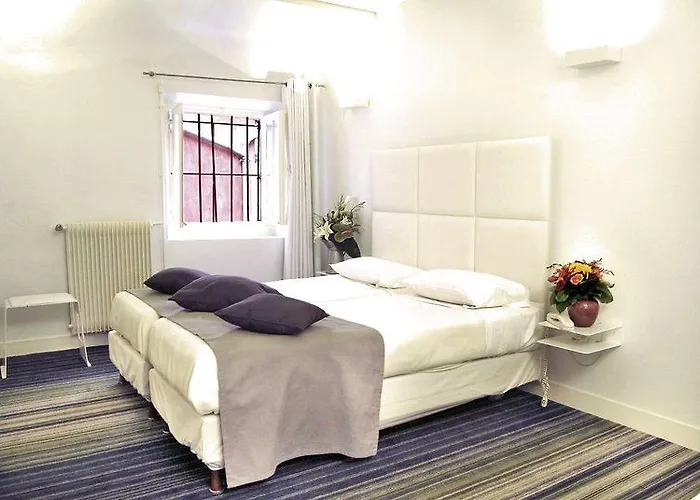 The Originals City, Lecourbe, Tour Eiffel Hotel 3*