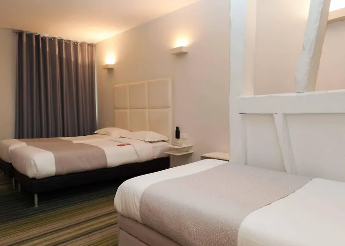 Hotel The Originals City, Lecourbe, Tour Eiffel Paris