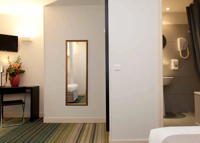 The Originals City, Lecourbe, Tour Eiffel Hotel