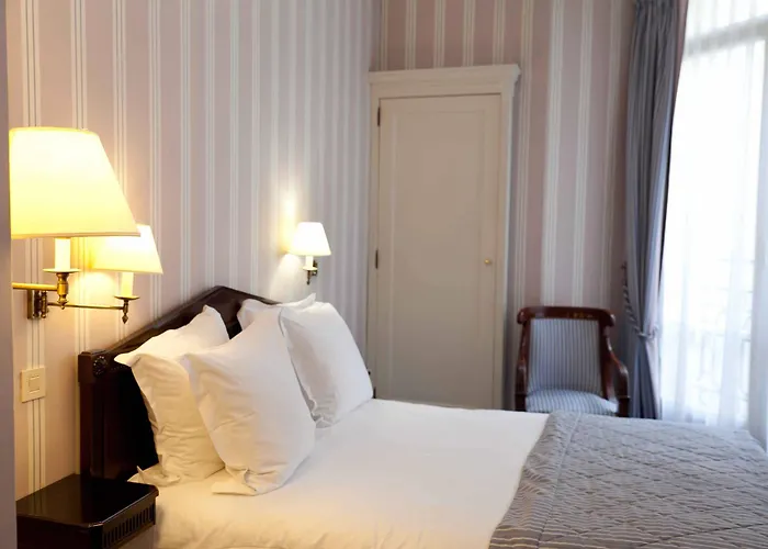 Hotel Lecourbe, Tour Eiffel Parijs