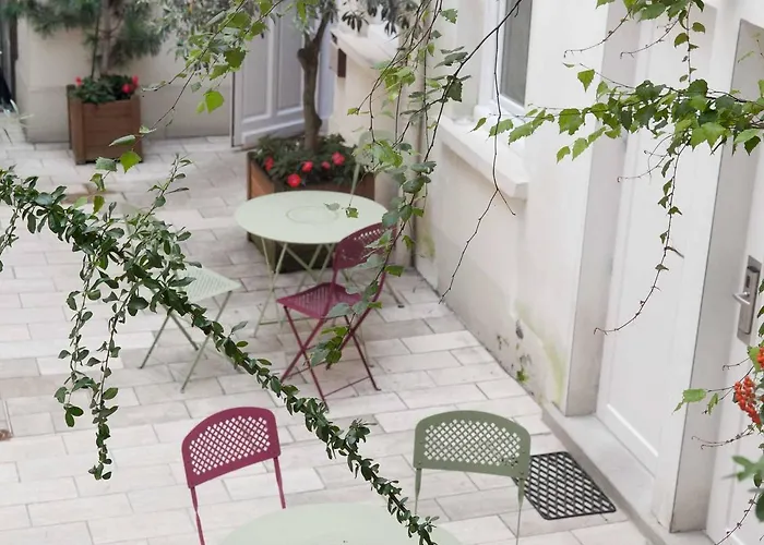 Hotel The Originals City, Lecourbe, Tour Eiffel Paris