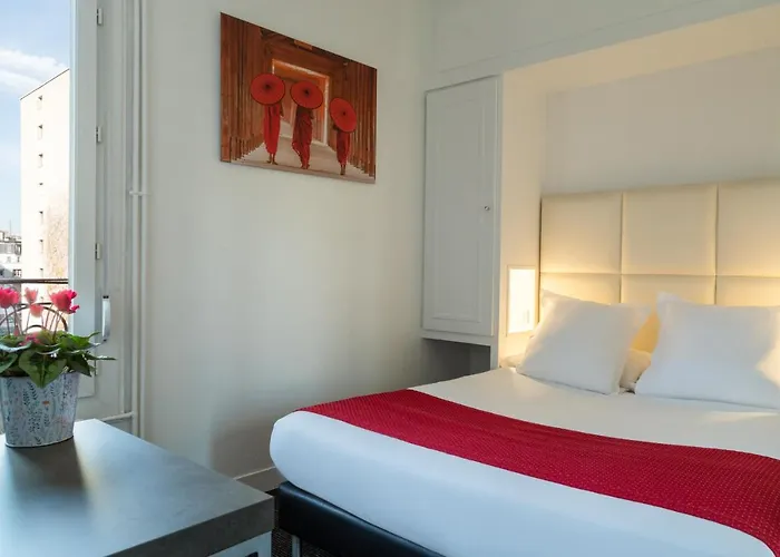 Lecourbe, Tour Eiffel Hotel