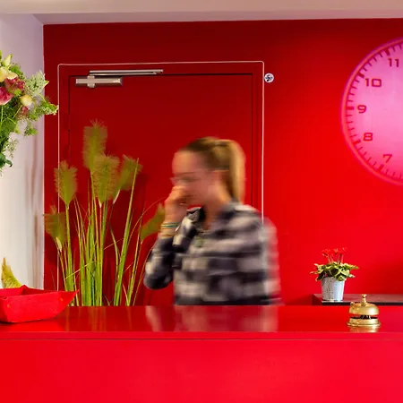 The Originals City, Lecourbe, Tour Eiffel