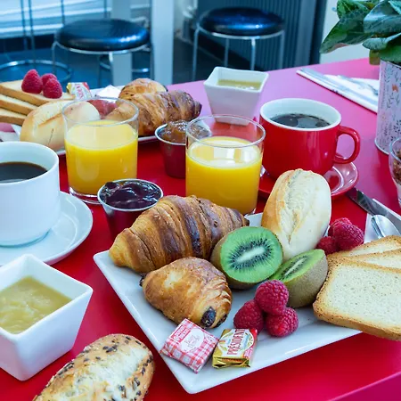 Otel The Originals City, Lecourbe, Tour Eiffel 3*