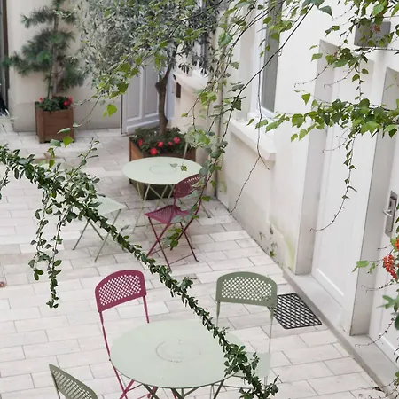 Otel The Originals City, Lecourbe, Tour Eiffel Paris