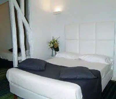 The Originals City, Lecourbe, Tour Eiffel